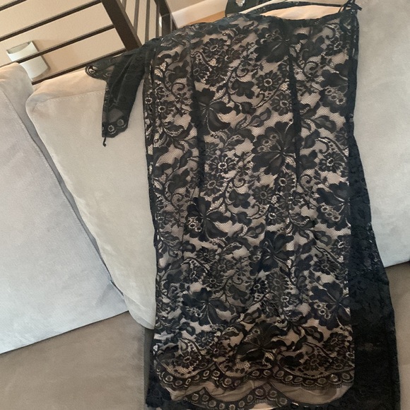 Chelsea and violet size small one shoulder dress. - Picture 4 of 4